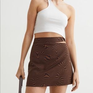 NWOT H&M Cut-out Detail Skirt